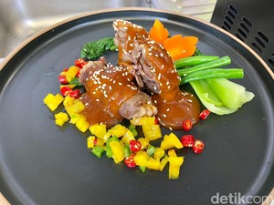 Praktis! Tips Bikin Beef Teriyaki Gulung Isi Sayuran ala Chef Muto