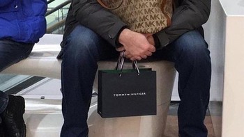 Lelahnya menunggu. (Foto: Brightside)