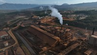 Foto udara smelter milik PT Vale Indonesia Tbk di Sorowako, Kabupaten Luwu Timur, Sulawesi Selatan, Jumat (28/7/2023).