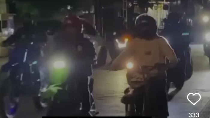 Rombongan motor lawan arah di Jalan Suryakencana, Kota Bogor