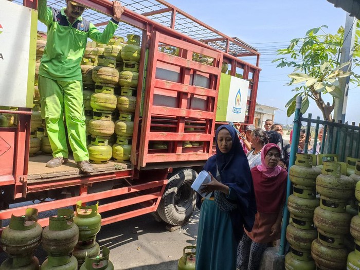 Sebanyak 58.000 tabung gas LPG ukuran 3 kg didistribusikan ke Kabupaten Kediri, Jawa Timur.