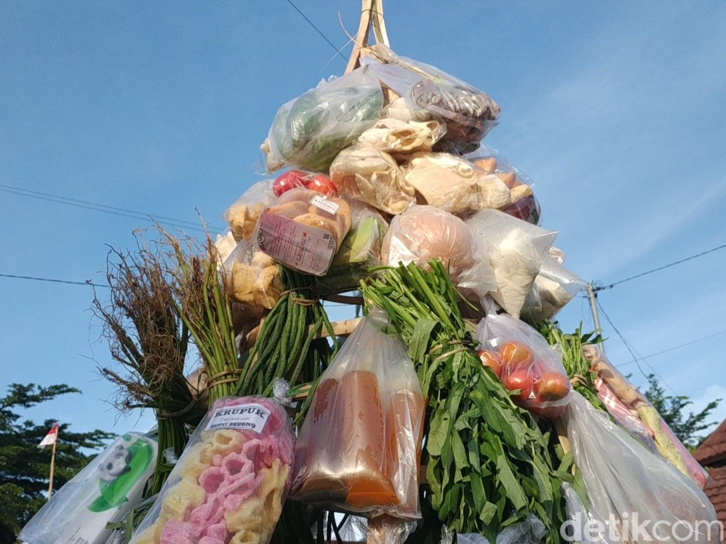 Sedekah pasar di Pacitan