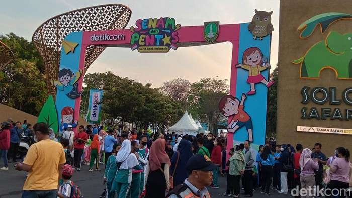 Senam dan pentas Ceria Anak Indonesia