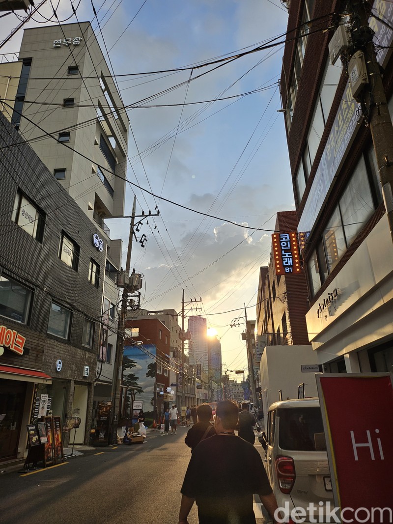 Seoul Dipotret Samsung Galaxy Z Flip 5