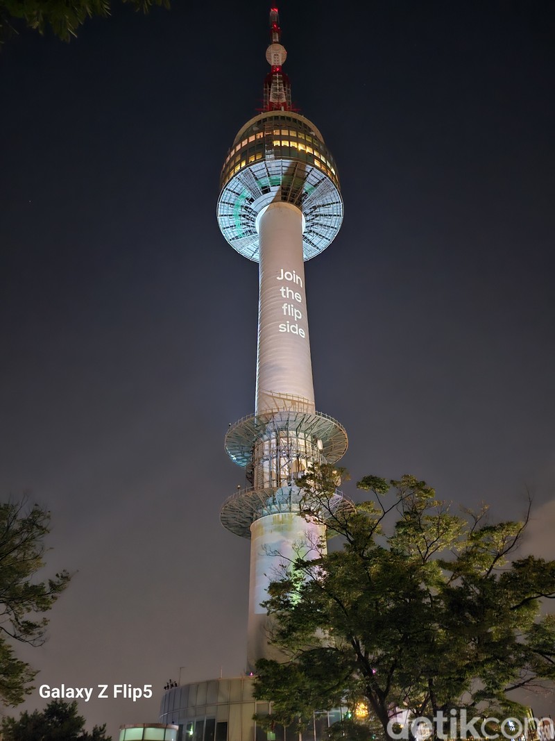 Seoul Dipotret Samsung Galaxy Z Flip 5