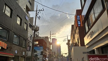 Jalan-jalan sore menjelang malam di daerah Seongsu yang dipenuhi banyak anak muda Seoul. Foto: Virgina Maulita Putri/detikcom