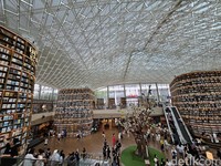 Seoul Dipotret Samsung Galaxy Z Flip 5
