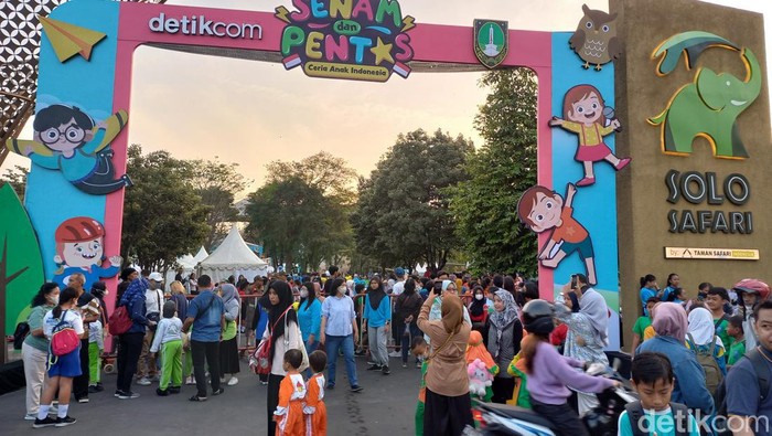 Suasana jelang Senam dan Pentas Ceria Anak Indonesia di Solo Safari, Sabtu (29/7/2023).