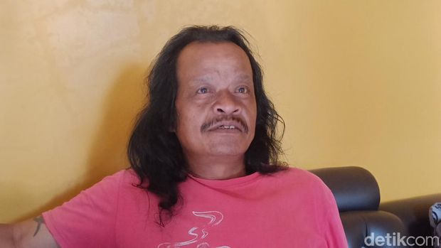 Tokoh masyarakat Grumbul Tajur, Desa Pancurendang, Kecamatan Ajibarang Banyumas, Nasim.