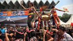 Tumpah Ruah Arak-arakan Mikoshi di Istora Senayan