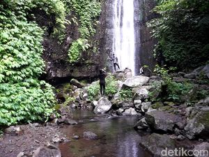 Air Terjun Cakung, Hidden Gems Penantang Adrenalin Petualang di Mojokerto