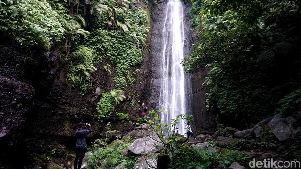 Air Terjun Cakung Gunung Welirang Mojokerto.