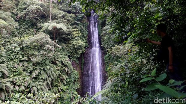 Air Terjun Cakung Gunung Welirang Mojokerto.