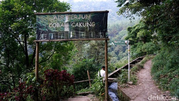 Air Terjun Cakung Gunung Welirang Mojokerto.