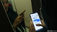 Berkonsultasi dengan dokter yang tepat untuk mengatasi keluhan kesehatan bisa dilakukan secara mudah dengan cukup mengusap layar ponsel. Di dalam Mediverse, terdapat MedPoint yang memungkinkan pengguna untuk melakukan konsultasi secara daring dan reservasi layanan di fasilitas kesehatan terdekat.  