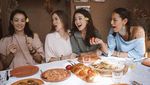 Julie Estelle dan Kegemarannya Makan Es Krim dan Ngemil Kue