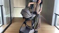 Julie Estelle umumkan kelahiran anak pertamanya dengan sang suami David Tjipto lewat Instagramnya. Ia juga sering membagikan keseruannya saat kulineran. Foto: Instagram @julstelle
