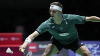 Viktor Axelsen bertanding melawan Jonatan Christie di final Japan Open 2023 yang digelar di Yoyogi National Gymnasium, Minggu (30/7/2023) siang WIB. 