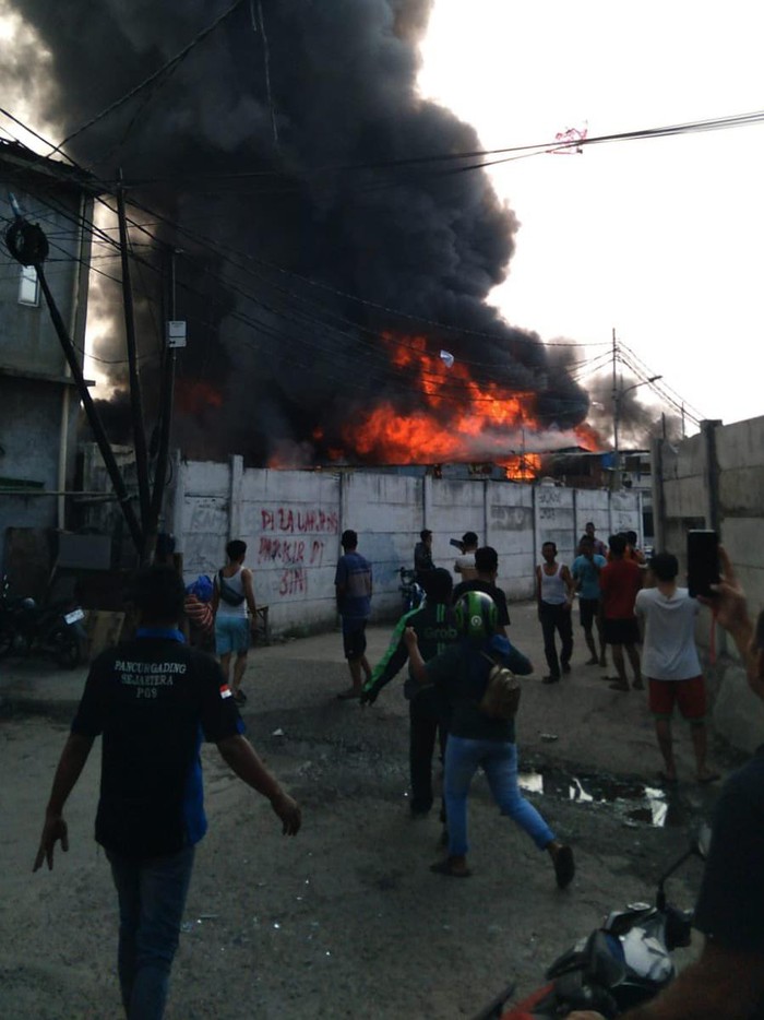Kebakaran permukiman warga di Penjaringan, Jakut