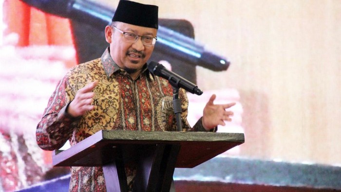 Ketua Umum Ikadi KH Ahmad Kusyairi Suhail.