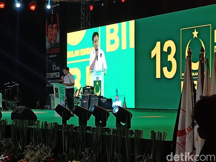 Ketum PBB Yusril Ihza Mahendra di acara Milad ke-25 PBB dan deklarasi dukungan capres 2024. (Adrial/detikcom)