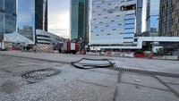 Serangan yang dilaporkan pada Minggu pagi ini adalah yang terbaru dari serangkaian serangan pesawat tak berawak baru-baru ini - termasuk di Kremlin dan kota-kota Rusia di dekat perbatasan dengan Ukraina - yang dituding Moskow dilakukan oleh Kyiv.  