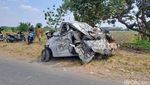 Penampakan Luxio Hancur Tertabrak KA Dhoho Tewaskan 6 Orang di Jombang