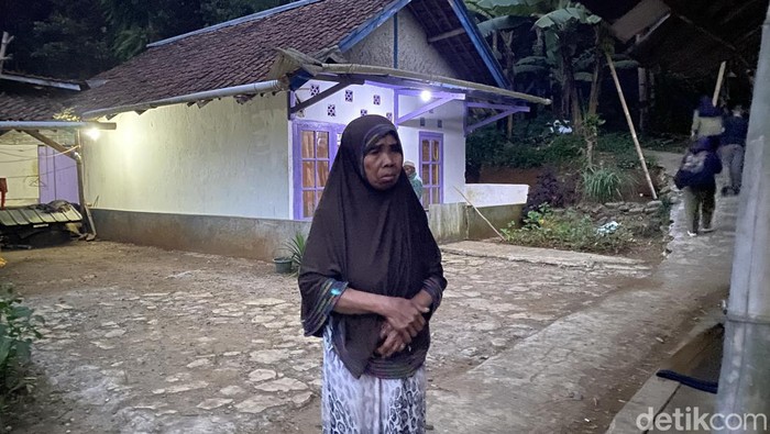 Mak Entin yang diancam terduga penggorok dukun alternatif di Sukabumi