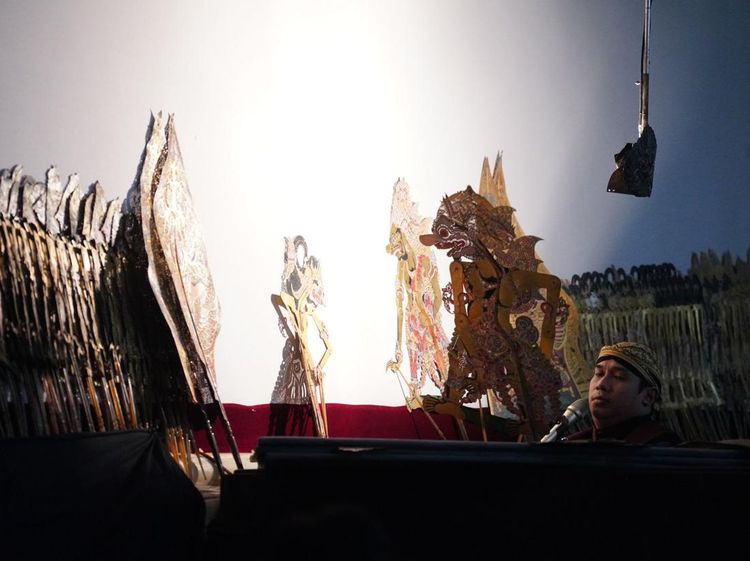 Pagelaran Wayang Kulit Gempur Rokok Ilegal Ramaikan HUT ke-219 Klaten