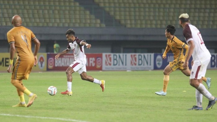 PSM Makassar bermain imbang tanpa gol melawan Bhayangkara FC di Stadion Patriot Chandrabhaga, Bekasi dalam laga pekan ke-5 Liga 1 2023/2024.