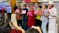 Lima peserta beruntung dapat voucher belanja masing-masing Rp 300 ribu dari COCORO Life.
