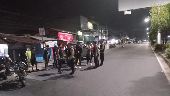 Polisi menangkap 7 remaja dari dua kelompok yang nyaris tawuran di Jambi.