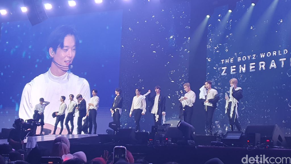 THE BOYZ sukses menggelar konser THE BOYZ 2ND WORLD TOUR : ZENERATION in JAKARTA di Beach City International Stadium pada Sabtu (29/7/2023).