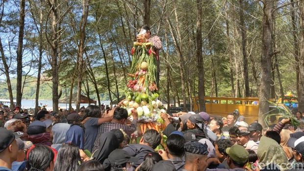 tumpeng agung tulungagung