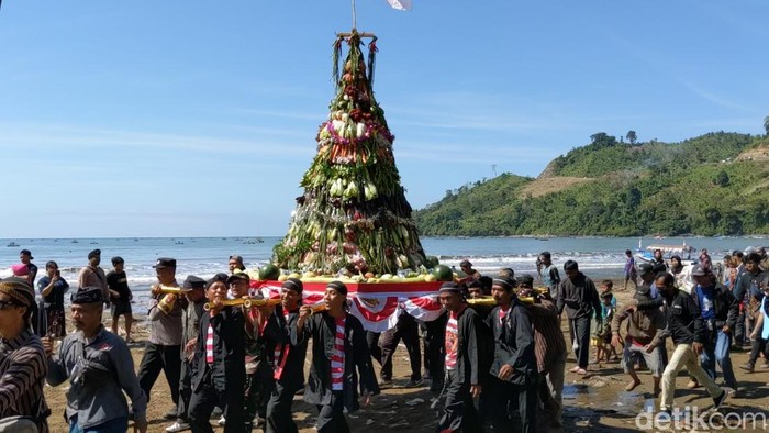 tumpeng agung tulungagung
