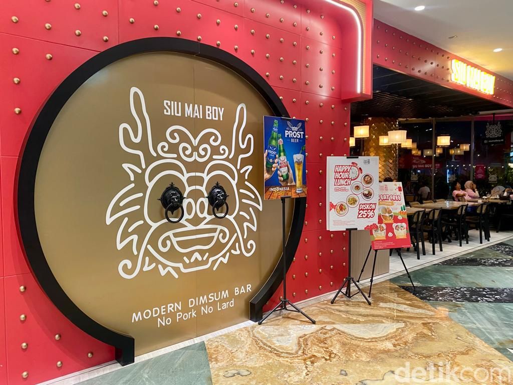 Yummy! Makan Puluhan Dimsum Sepuasnya di Senayan dengan Pemandangan Danau