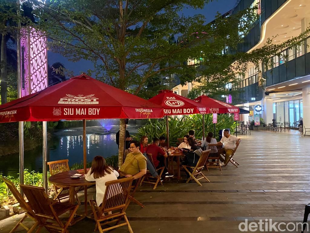 Yummy! Makan Puluhan Dimsum Sepuasnya di Senayan dengan Pemandangan Danau