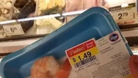 Kocaknya, produk udang segar ini dijual satuan di supermarket. Bahkan disebut sebagai udang jomblo! Foto: Pool/BoredPanda/BuzzFeed