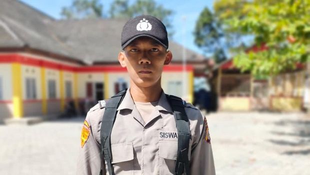 Anak buruh di Bantul, David Lucky Hermawan (23) lolos jadi polisi. Foto diunggah Senin (31/7/2023).