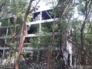 Tak Terurus, Bangunan Bekas Bandara Kemayoran Ada Penunggunya?