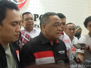 Relawan Adukan Rocky Gerung ke Bareskrim, Diduga Hina Jokowi