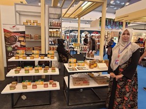 Awalnya Iseng! Hikmah Kantongi Rp 120 Juta/Bulan dari Jual Bumbu Pecel