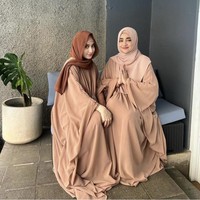 Macam adik kakak. Manis dua-duanya masyaAllah,” komentar netizen. “Sama-sama cantik, jadinya seperti adik kakak, Cindy Fatika Sari awet muda banget,” tambah lainnya. Foto: Dok. Instagram