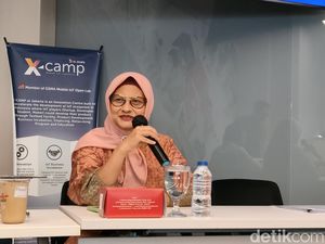 Nggak Takut Manjat Tower, Bos XL Axiata Masuk Daftar 50 Over 50 Forbes
