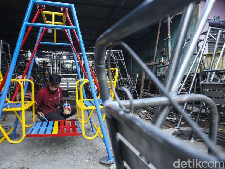 Produsen Ayunan Anak di Depok Banjir Pesanan Saat Tahun Ajaran Baru