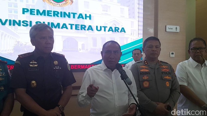 Gubernur Sumut Edy Rahmayadi saat memberikan keterangan soal gas LPG 3 kg di Medan, Senin (31/7/2023).