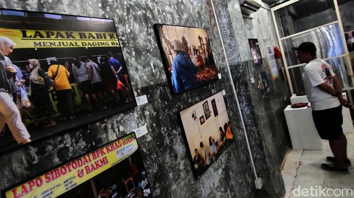 Deretan bingkai foto menghiasi arena cafe di bilangan Jakarta Selatan, pameran fotografi bertajuk 'Hewan Ternak Terenak'ini  menarik untuk disimak.