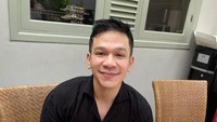 Jordi Onsu dikenal sebagai sosok yang hangat dengan keluarga. Hari istimewanya, ulang tahun, selalu dilewati bersama keluarganya yang penuh kasih sayang. Foto: Instagram/jordionsu