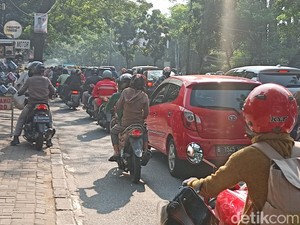 Bosan Kena Macet Tiap Pagi di Ciputat, Warga Harap Ada Pelebaran Jalan