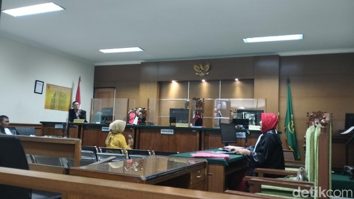 Keterangan saksi Rika Novitasari di PN Serang (Foto: Bahtiar/Detikcom).